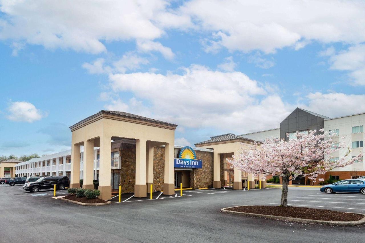 Days Inn By Wyndham Charlottesville/University Area Bagian luar foto