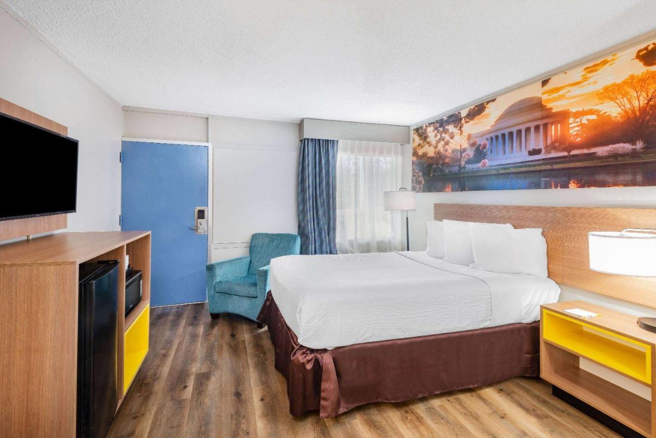 Days Inn By Wyndham Charlottesville/University Area Bagian luar foto